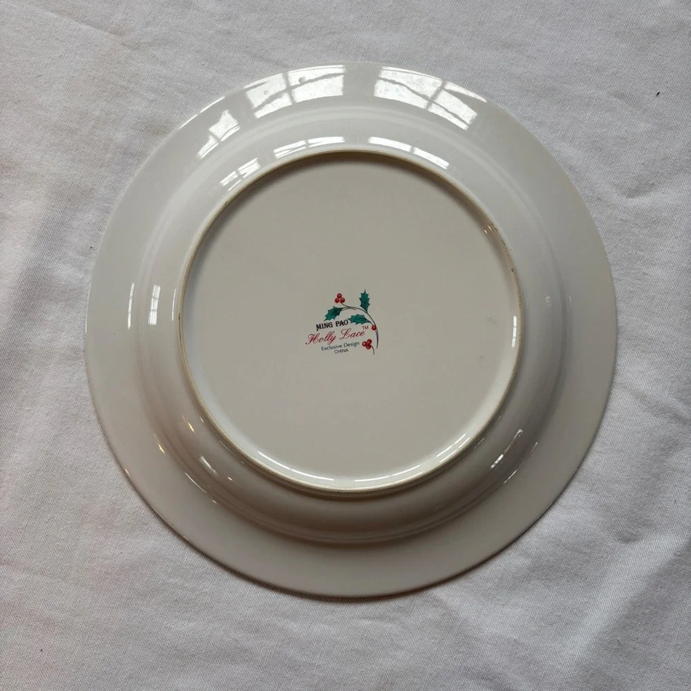 Ming Pao Holly Lace Christmas Dinner Plates Set of 4 Holly‎ Berry China 10.5 in